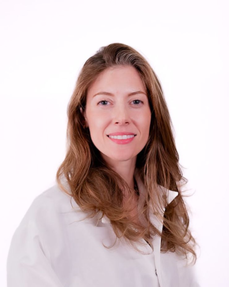 Periodontist Juliana Sardenberg-Melcher