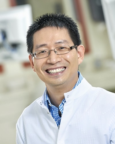 periodontist-yiu cheung-chow.jpg